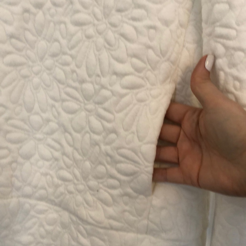 🖐 White quilted Dressbarn Scuba Hoodie - Picture 3 of 8
